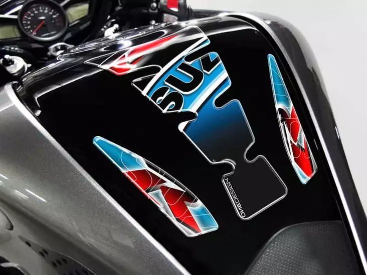 Puig Tank Pad Mod.Wings Suzuki C/Blue-Black - Duell MP varaosat ja tarvikkeet - 93820 - 1