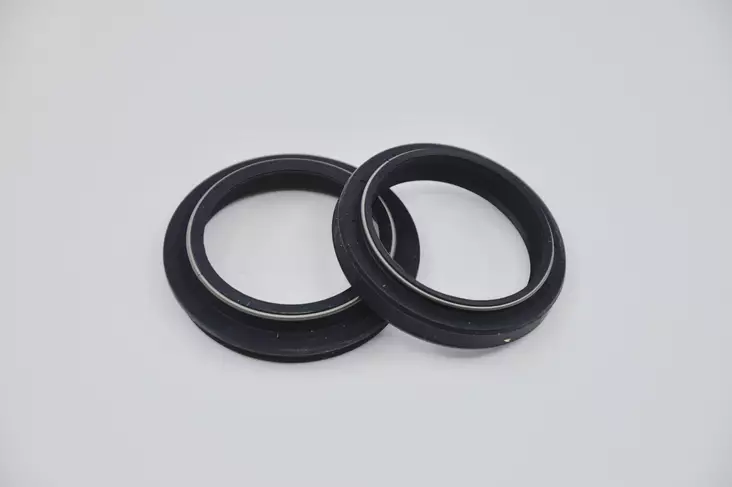 SKF Oil & Dust Seal Yamaha ""Black Color"" Mm 41 " - Duell MP varaosat ja tarvikkeet - 124690 - 1