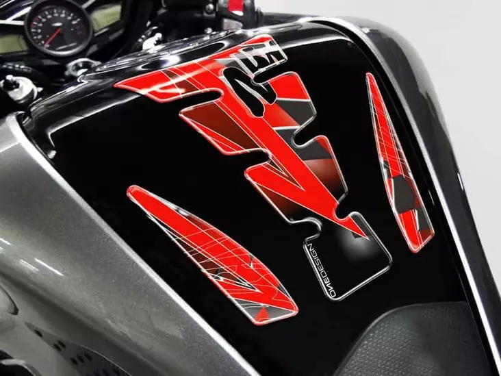 Puig Tank Pad Mod.Wings Ninja C/Red-Black - Duell MP varaosat ja tarvikkeet - 93901 - 1