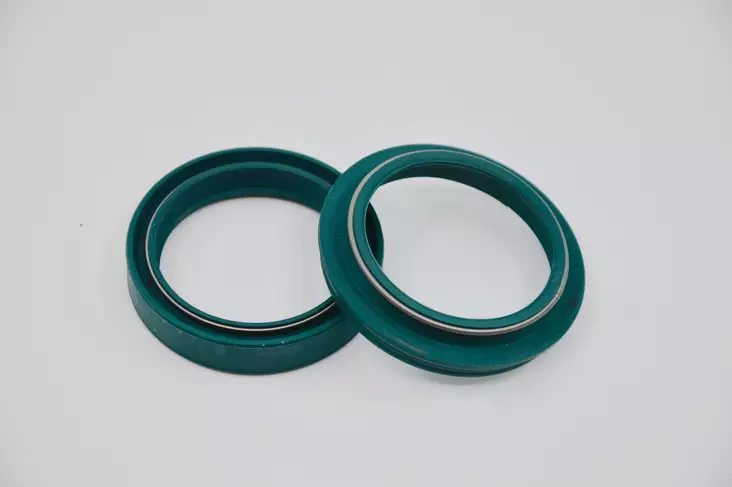 SKF Oil & Dust Seal 45 mm. - SHOWA - Duell MP varaosat ja tarvikkeet - 124901 - 1