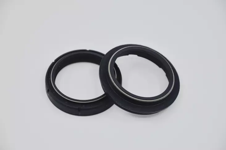 SKF Oil & Dust Seal Kayaba Mm 43 ""Black Color"" " - Duell MP varaosat ja tarvikkeet - 124891 - 1