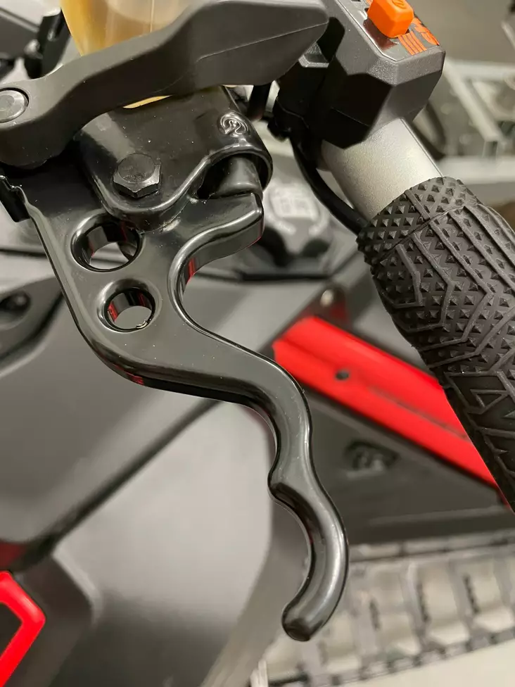 SPI Billet jarrukahva Ski-Doo/Lynx Gen4/5 2008- (Jauhemaalattu musta) - Duell MK varaosat ja tarvikkeet - 24501 - 1