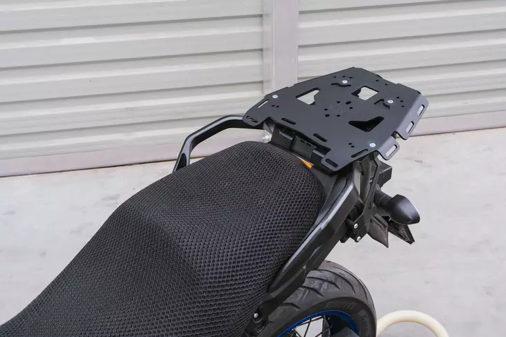 Yakk EXP Rear rack top case Suzuki DL650 V-Strom XT (17-) black - Duell MP varaosat ja tarvikkeet - 100881 - 1