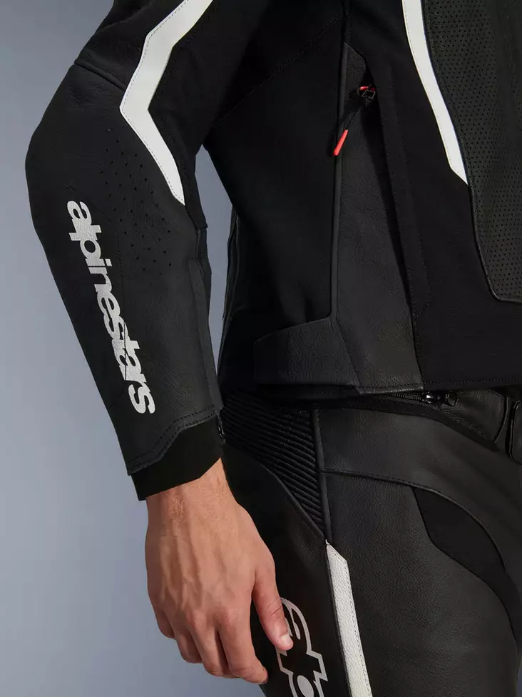 Alpinestars Nahkatakki GP Force v2 Airflow Musta/Valkoinen, 50 - Duell ajovarusteet - 40902 - 1