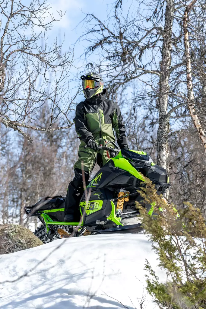 AMOQ Dynamic Haalari Vuorellinen Musta/Vihreä/Hivis, M - Duell ajovarusteet - 51352 - 1