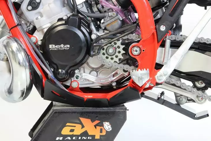 AXP Xtrem HDPE Skid Plate Black Beta 125/200RR 20-22 - Duell MP varaosat ja tarvikkeet - 86452 - 1