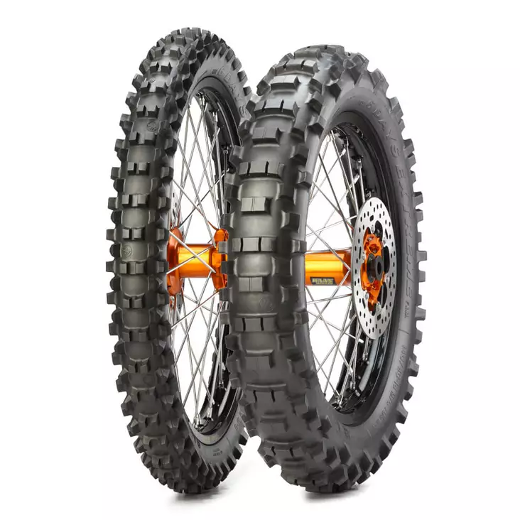 Metzeler Roadtec Scooter 90/90-14 M/C 46P TL Fr. - Duell renkaat - 90032 - 1