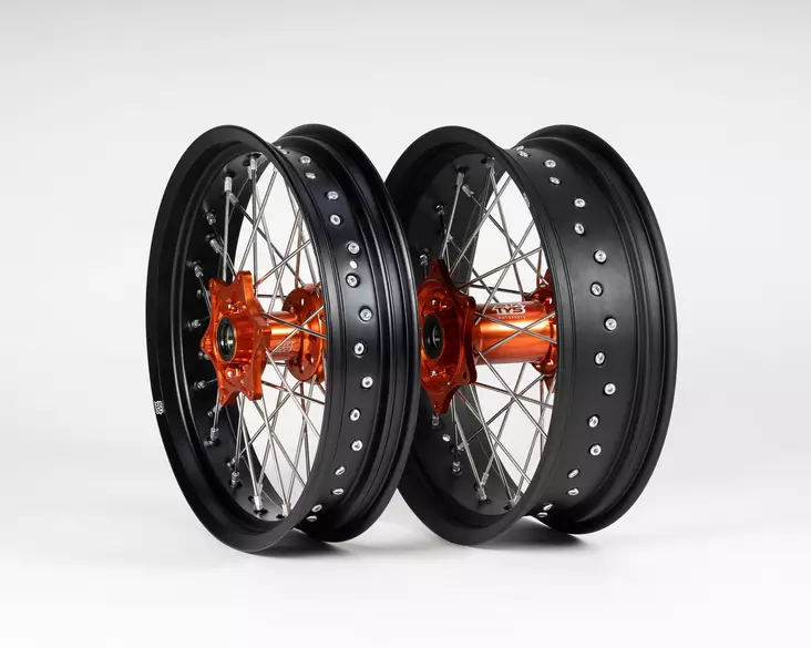 Sixty5 KTM Supermoto Musta/Oranssi vannesarja 3.5-17/5.0-17 - Duell MP varaosat ja tarvikkeet - 64102 - 1