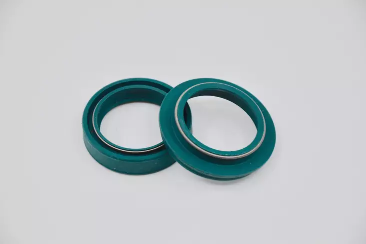 SKF Oil & Dust Seal 37 mm. - SHOWA - Duell MP varaosat ja tarvikkeet - 125022 - 1
