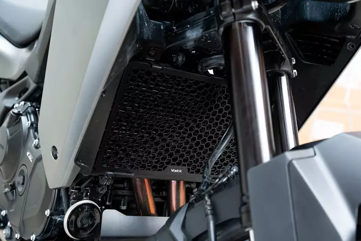Yakk EXP Radiator guard Honda XL750 Transalp (23-) black - Duell MP varaosat ja tarvikkeet - 100762 - 1