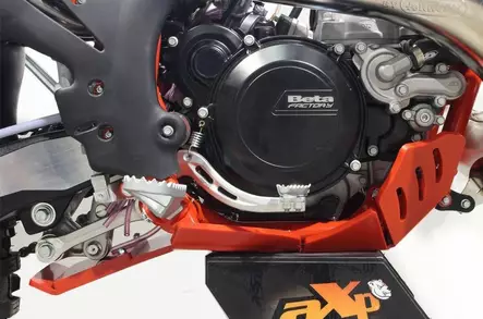 AXP Xtrem HDPE Skid Plate Red Beta 250RR/300RR 18-19 - Duell MP varaosat ja tarvikkeet - 86162 - 1