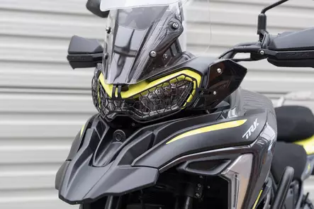 Yakk EXP Headlight guard Benelli TRX 702/702X (22-) black - Duell MP varaosat ja tarvikkeet - 100582 - 1