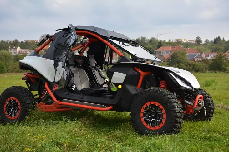 Puolihytti (tuulilasi katto takalasi) sis. pyyhin pesin Segway Villain - Duell ATV varaosat ja tarvikkeet - 30043 - 1