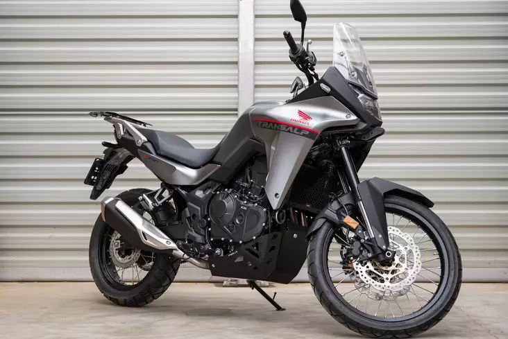 Yakk EXP Skid plate Honda XL750 Transalp (23-) black - Duell MP varaosat ja tarvikkeet - 100883 - 1