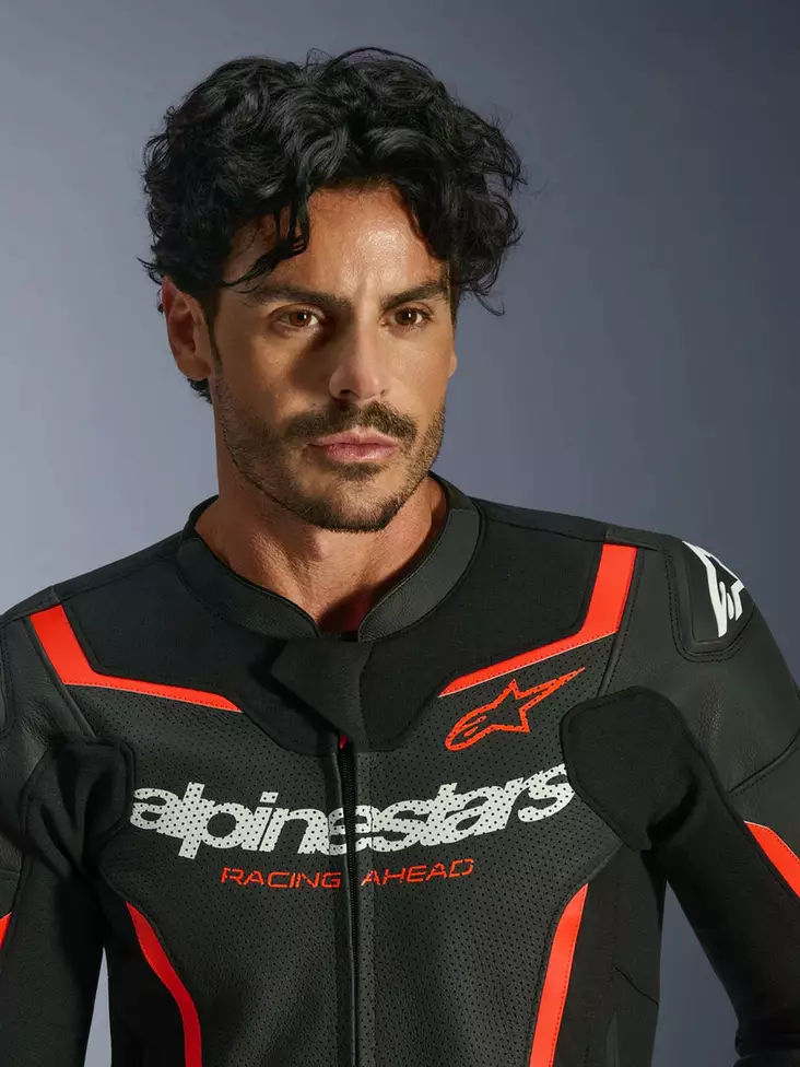 Alpinestars Nahkatakki GP Force v2 Musta/Fluo Punainen, 56 - Duell ajovarusteet - 40704 - 1