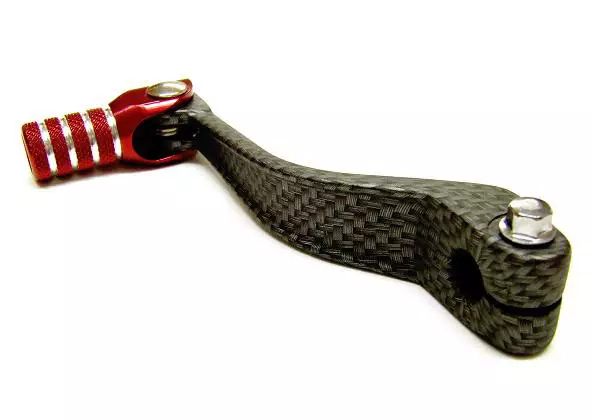 Tec-X Vaihdepoljin Carbon-kuvio/Punainen Derbi Senda / Aprilia RXSX 06- / Gi - Duell mopojen varaosat ja tarvikkeet - 114474 - 1
