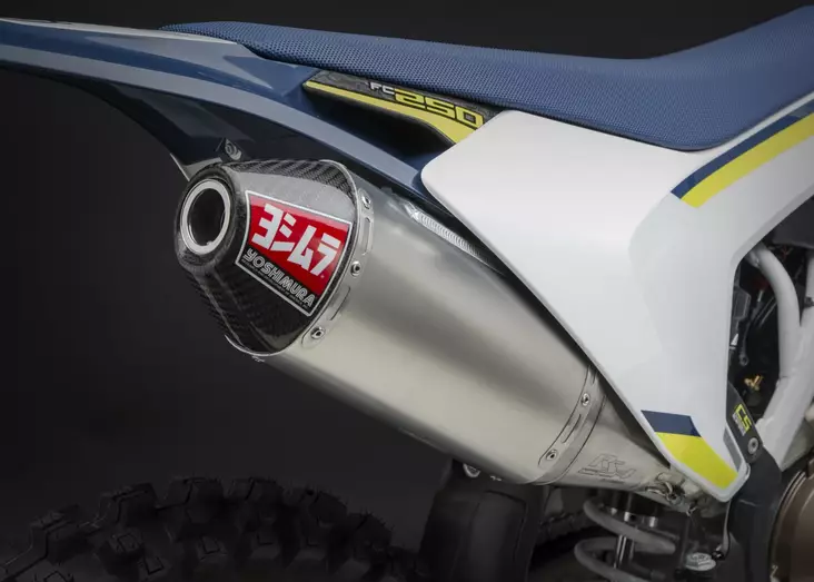 Yoshimura Slip-On Ktm/Husqvarna 250/350 2016-18 Signature Rs-4 So Ss-Al-Cf - Duell MP varaosat ja tarvikkeet - 112754 - 1