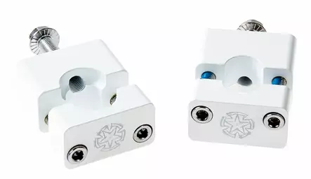 Timeless Ohjaustangon kiinnikepari Valkoinen 22mm M10 Monkey Type / Pitbike - Duell mopojen varaosat ja tarvikkeet - 114654 - 1