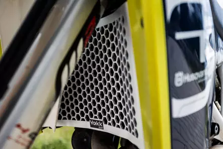 Yakk EXP Radiator guard Husqvarna 701 Enduro/Supermoto (16-25) satin - Duell MP varaosat ja tarvikkeet - 100144 - 1