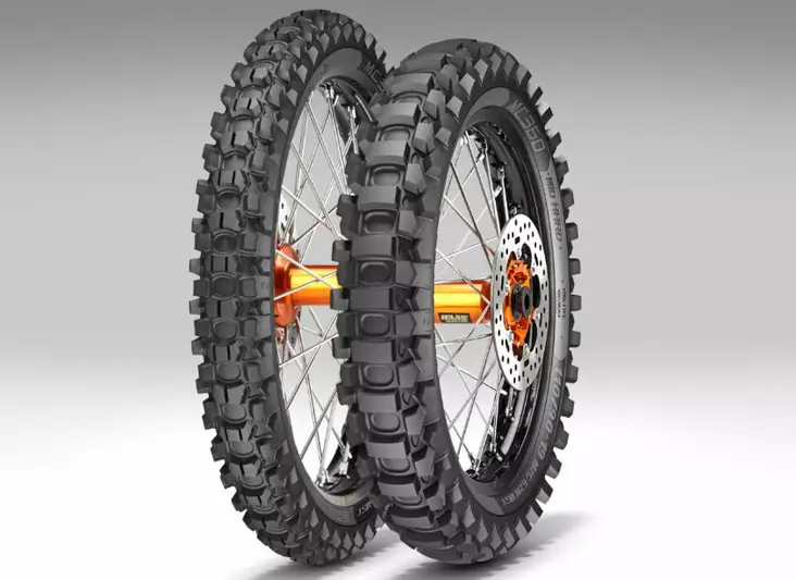 Metzeler Roadtec Scooter 130/70-10 59L TL Reinf Fr./Re. - Duell renkaat - 90035 - 1