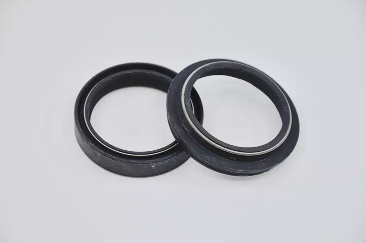 SKF Oil & Dust Seal Showa Mm 45 ""Black Color"" " - Duell MP varaosat ja tarvikkeet - 124595 - 1