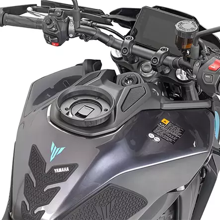 Givi Flange Yamaha MT-09 (2024) - Duell MP varaosat ja tarvikkeet - 102425 - 1