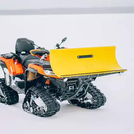 Iron Baltic 1520 mm ETUKIINNITTEINEN muovinen lumilevypaketti - Etukiinnitteiset aurapaketit - 665 - 2