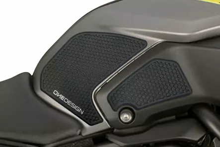 Puig Lateral Tank Pads Yamaha C/Black - Duell MP varaosat ja tarvikkeet - 99255 - 1