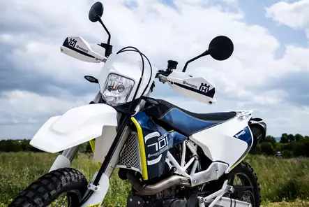 Yakk EXP Radiator guard Husqvarna 701 Enduro/Supermoto (16-25) black - Duell MP varaosat ja tarvikkeet - 100495 - 1