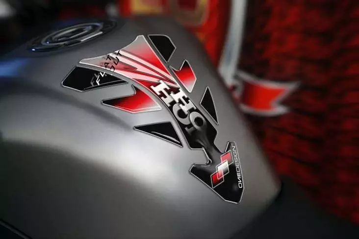 Puig Tank Pad Future Honda C/Red - Duell MP varaosat ja tarvikkeet - 92436 - 1