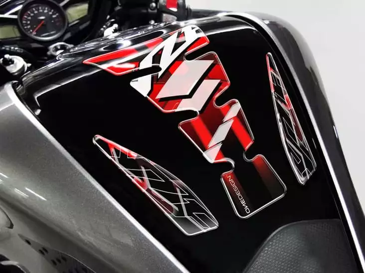 Puig Tank Pad Wings Yzf C/Red-Black - Duell MP varaosat ja tarvikkeet - 93766 - 1