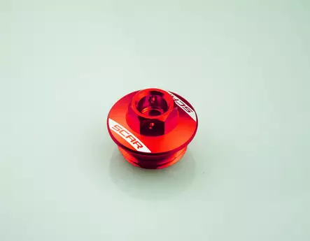 Scar Oil Filler Plug - Suzuki/Yamaha - Red color - Duell MP varaosat ja tarvikkeet - 75656 - 1