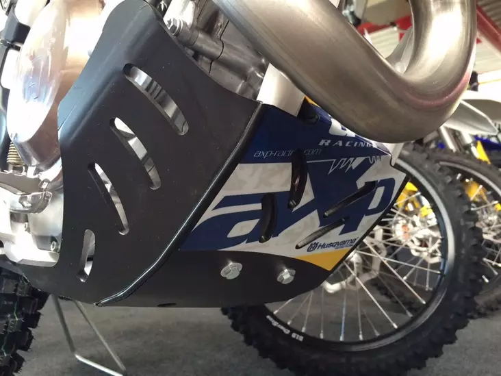 AXP Skid Plate PHD 6mm Black Husqvarna FC250/FC350 16-18 - Duell MP varaosat ja tarvikkeet - 86807 - 1
