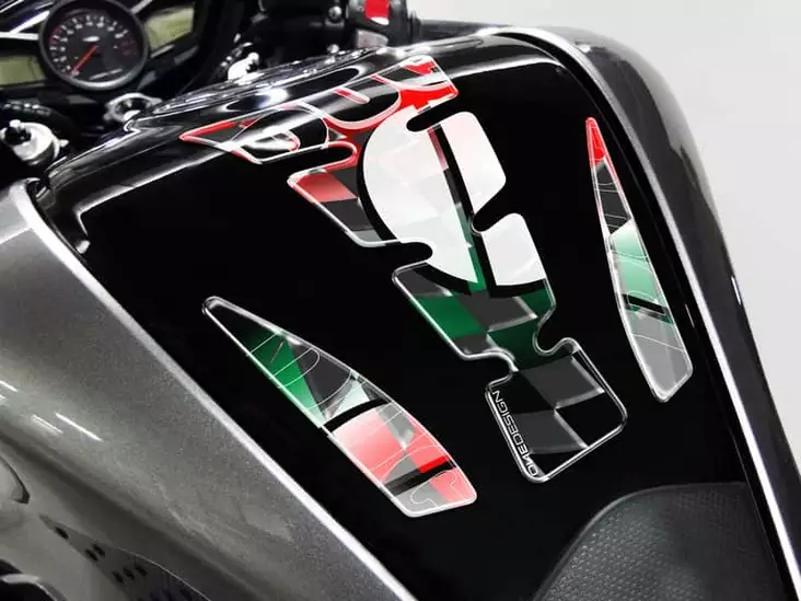 Puig Tank Pad Wings Ducati C/Red-Black - Duell MP varaosat ja tarvikkeet - 93967 - 1