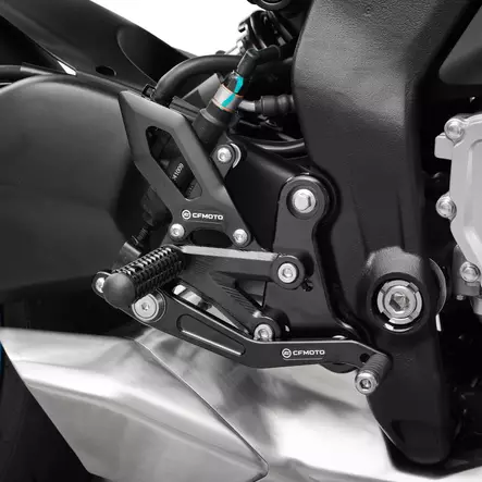 CFMOTO Säädeltävä poljinsarja oikealle 675SR-R - Moottoripyörän kahvat ja polkimet - 141427 - 2