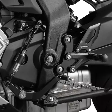 CFMOTO Säädeltävä poljinsarja vasemmalle 675SR-R - Moottoripyörän kahvat ja polkimet - 141428 - 2