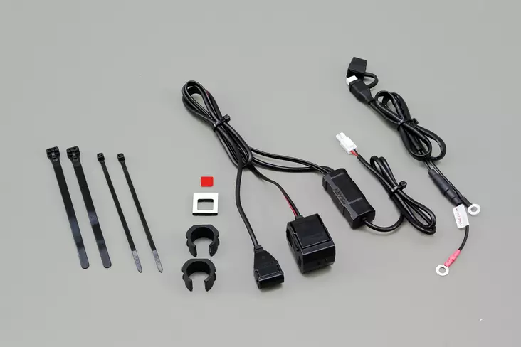 Daytona 12V USB/Tupakansytytin pistorasia - Duell muut varaosat ja tarvikkeet - 116399 - 1