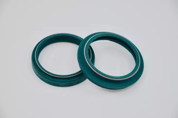 SKF Oil & Dust Seal 48 mm. - PSF/KAYABA - Duell MP varaosat ja tarvikkeet - 124459 - 1